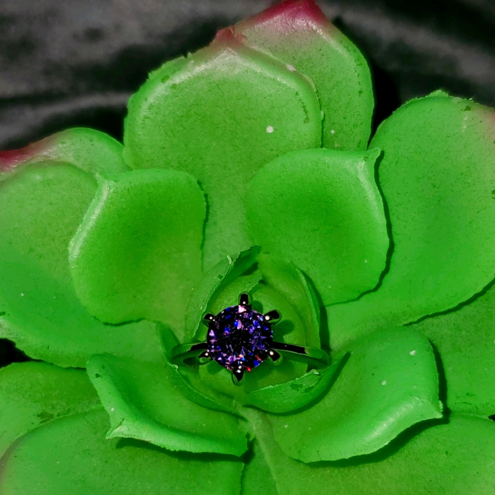 💍Beautiful Faux Purple Diamond Ring 💍
